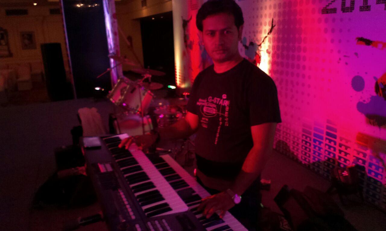 male keyboard player bikaner